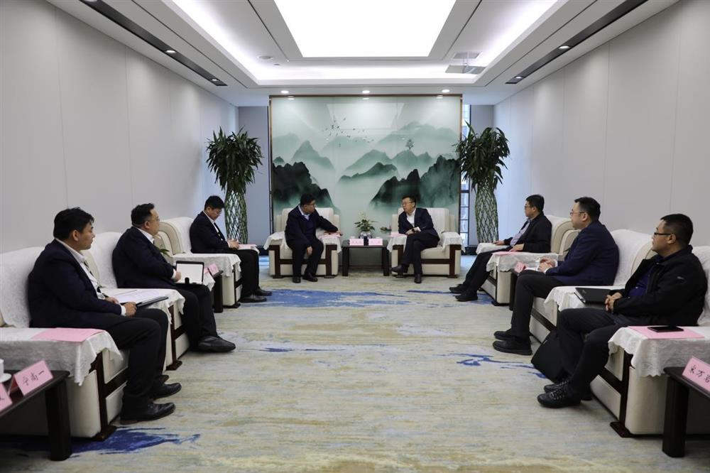 深化銀企合作！ 威海銀行濟南分行一行到產發集團洽談合作